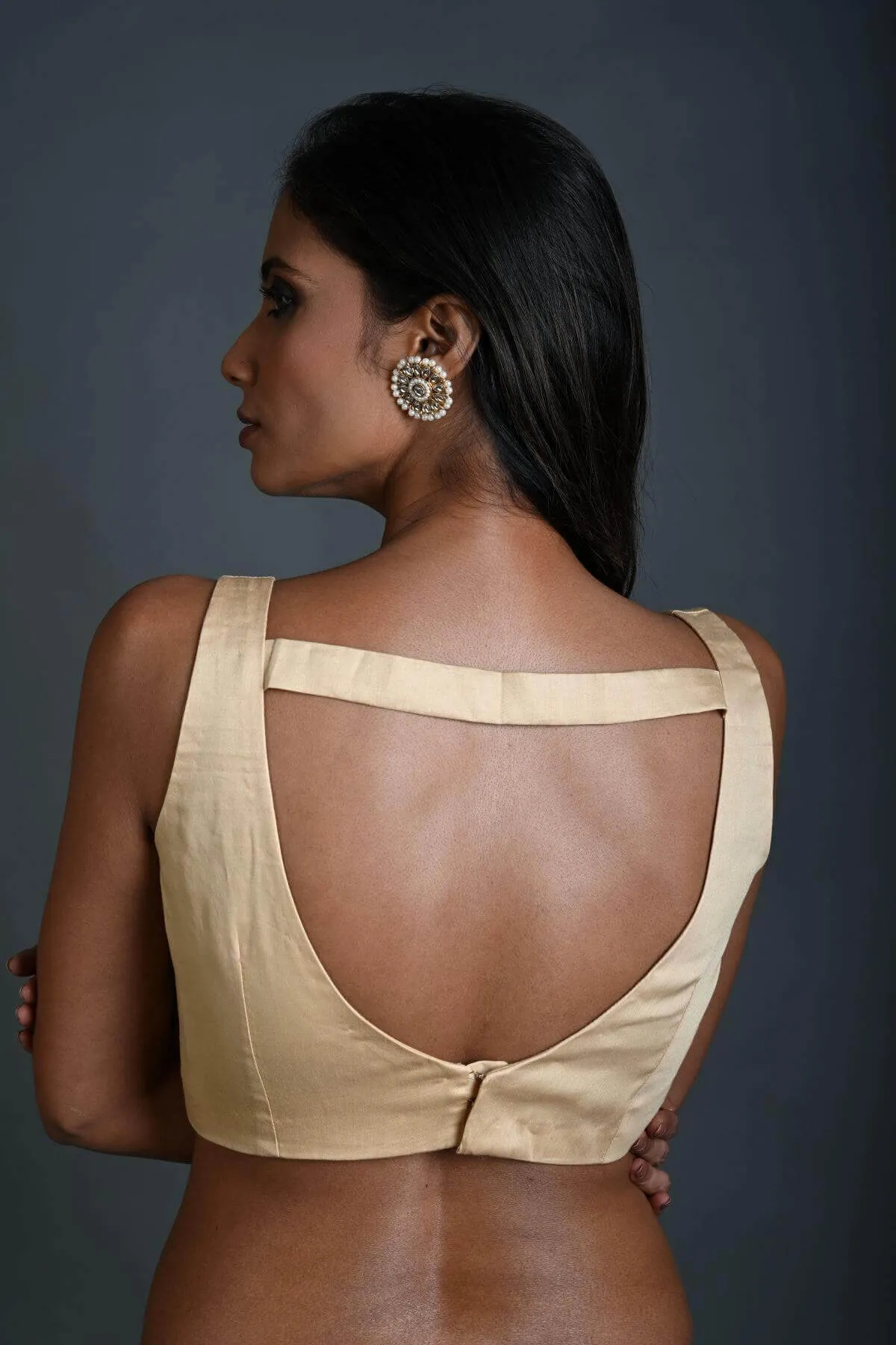 Cream Sleeveless Cotton Blouse with Sweetheart Neckline and Back Cutout