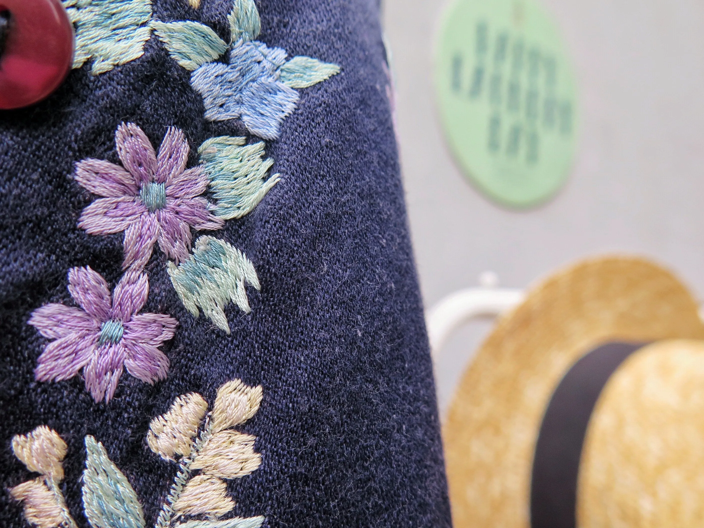 Festival Girl | Vintage 1970s 1980s Bohemian hippie embroidered vest