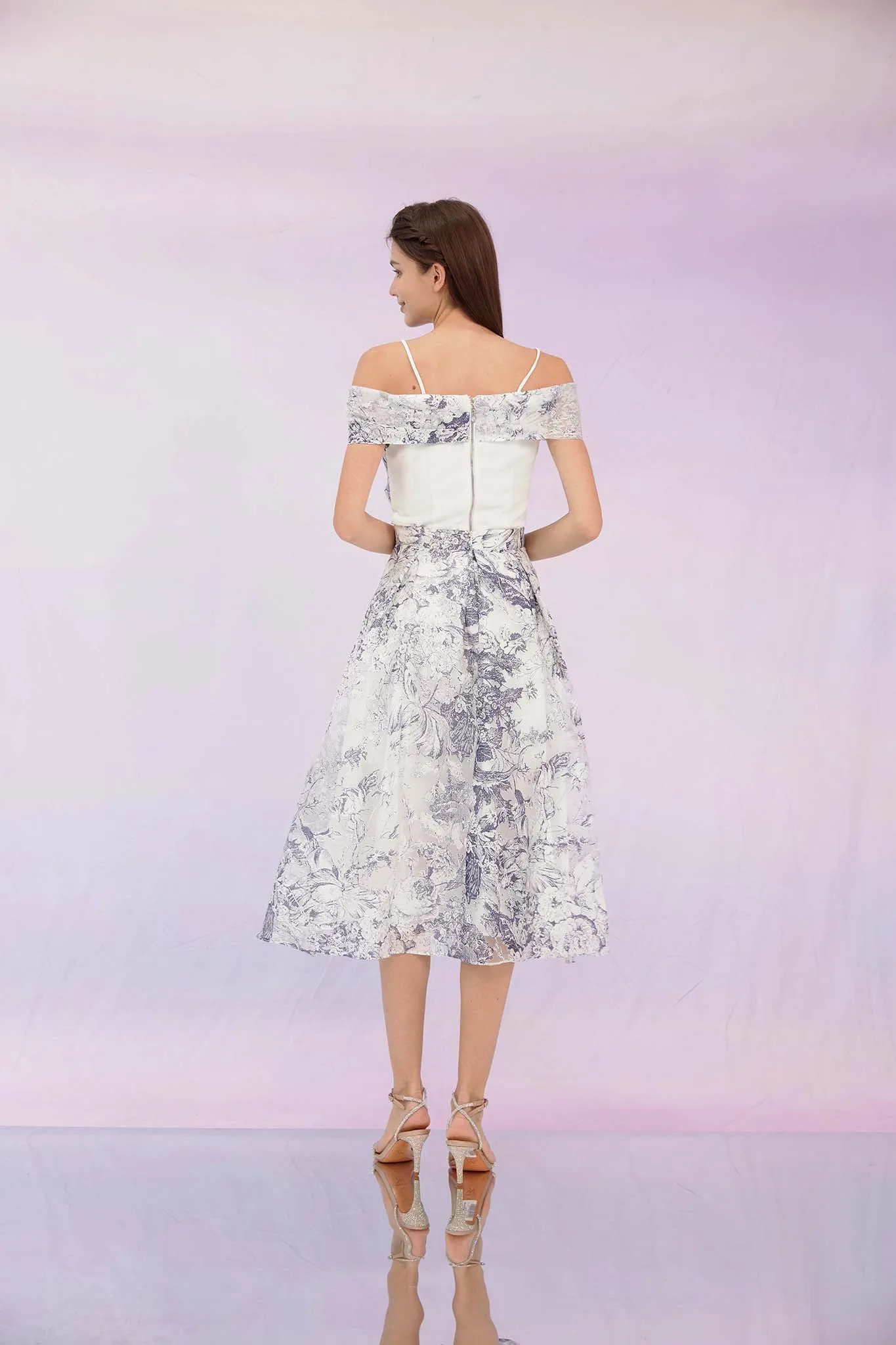 Grazia White With Blue Print Top