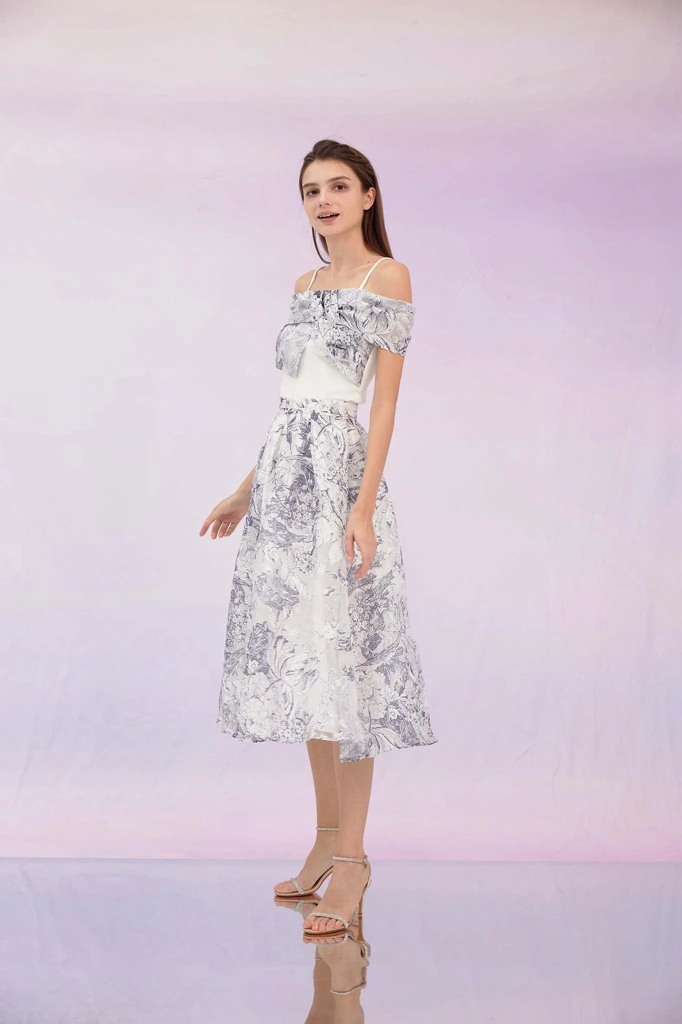 Grazia White With Blue Print Top