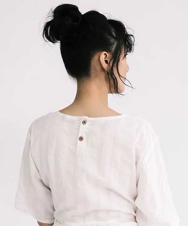 Paisley Pattern Rakunou Style Embroidered Gathered Blouse 25S457 [Expected to arrive in stock around March].