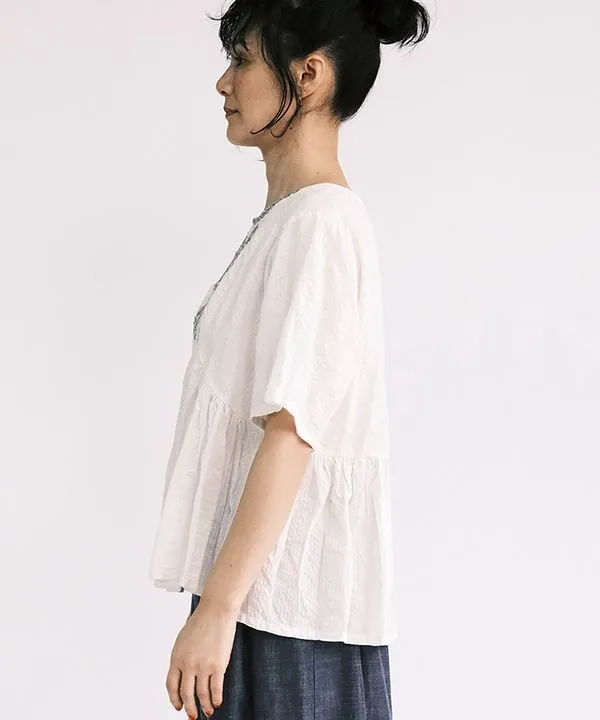 Paisley Pattern Rakunou Style Embroidered Gathered Blouse 25S457 [Expected to arrive in stock around March].